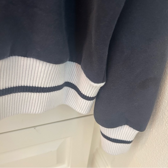 YLLW the Label Sweatshirt - Picture 5 of 5